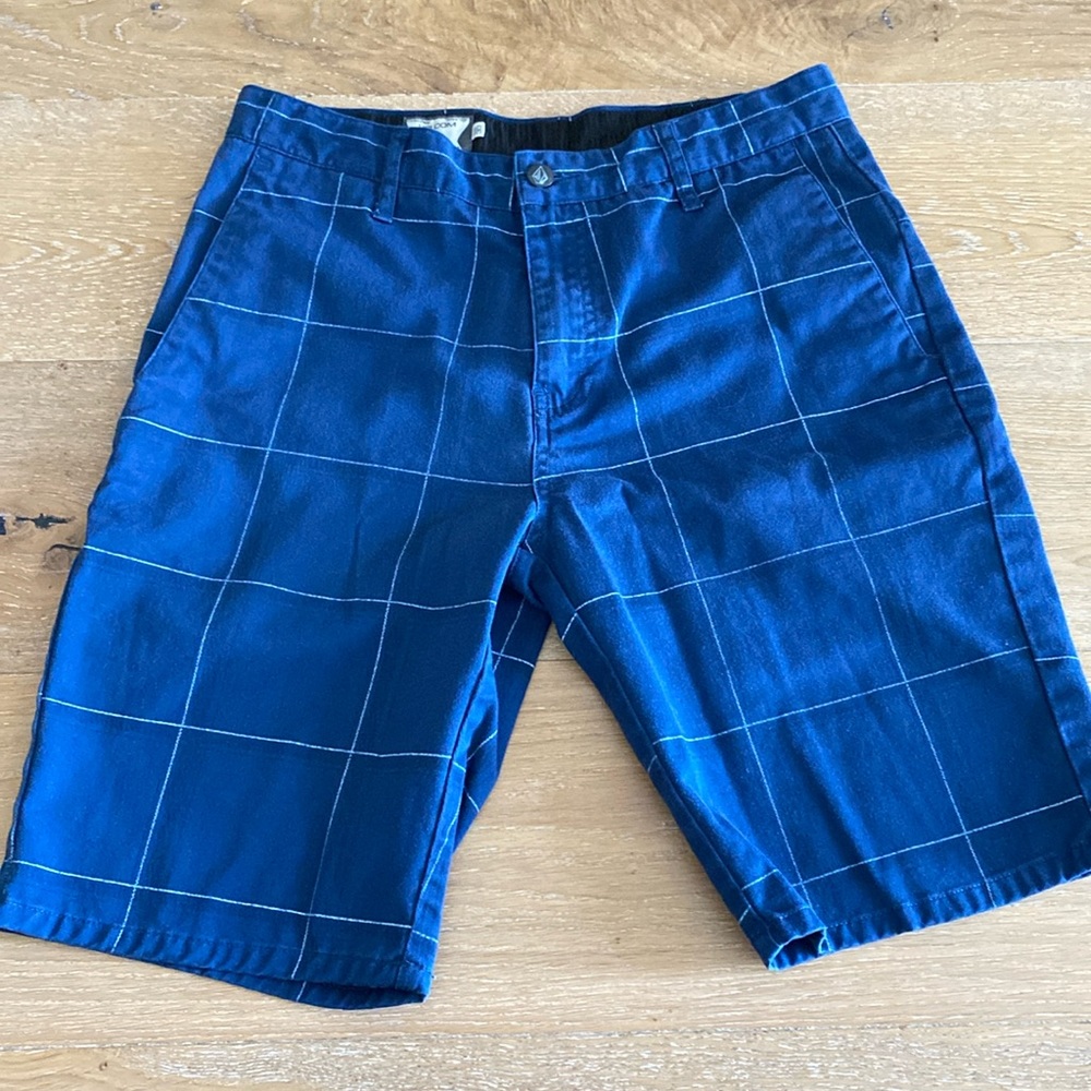 MENS NAVY/PLAID VOLCOM SHORTS (30)